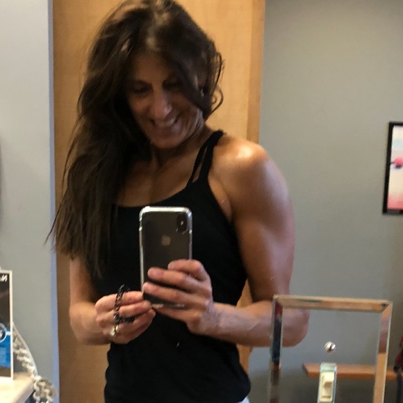 Meet your Posher, Laurie - Picture 3 of 15